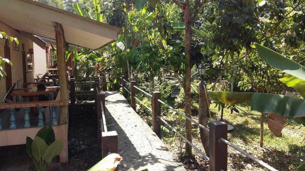 Subtawee Resort Surat Thani Exterior photo