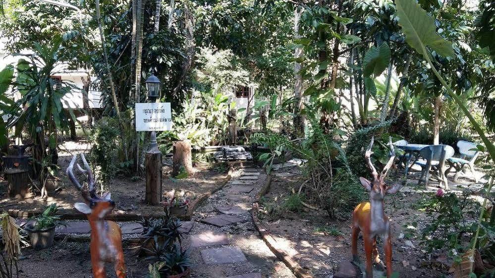 Subtawee Resort Surat Thani Exterior photo